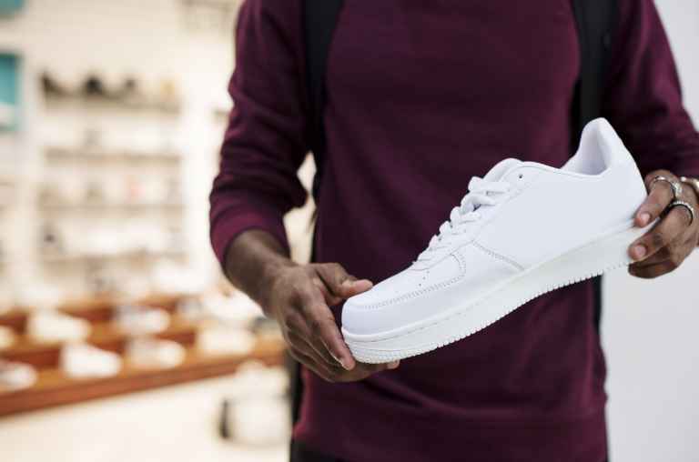 Bien entretenir vos sneakers blanches cet été