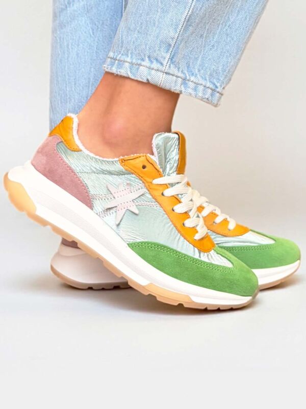 Sneakers femme tendance vert pastel – baskets pour look urbain moderne. Style et élégance made in Italy collection 2026