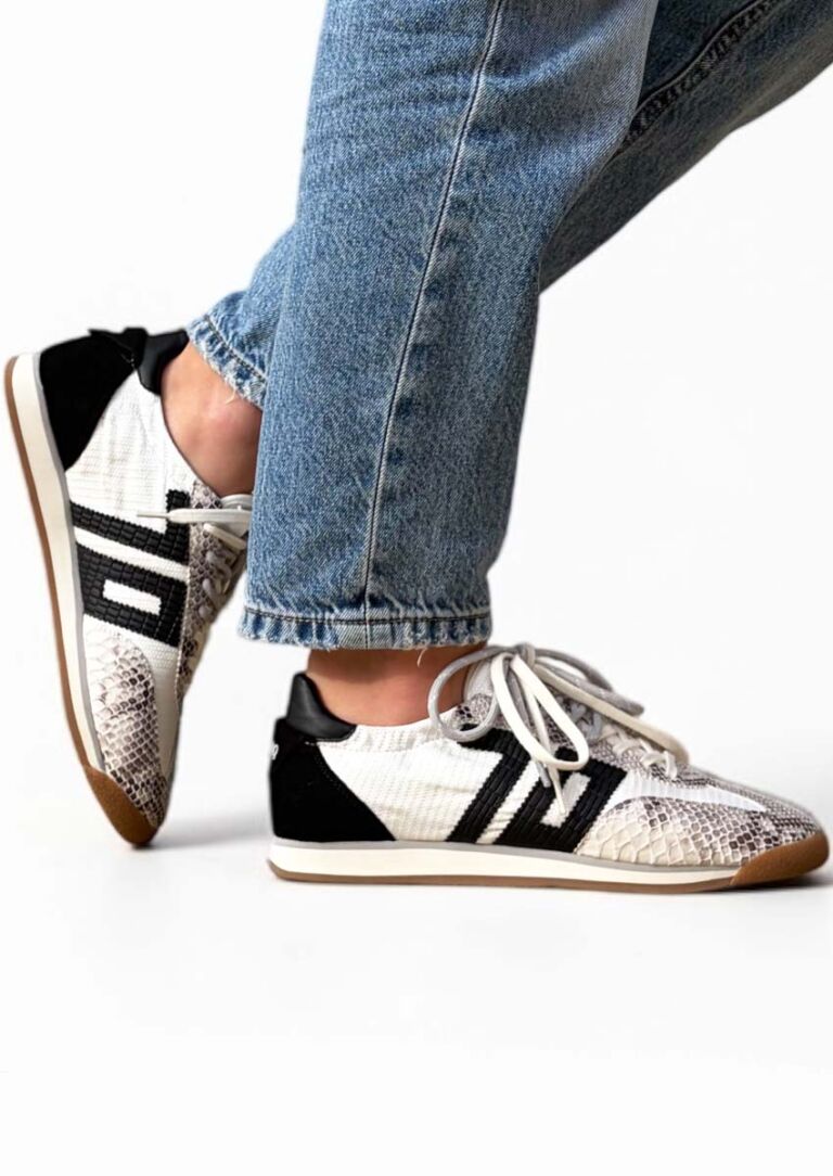 Sneakers femme blanches et noires à effet python au style rétro