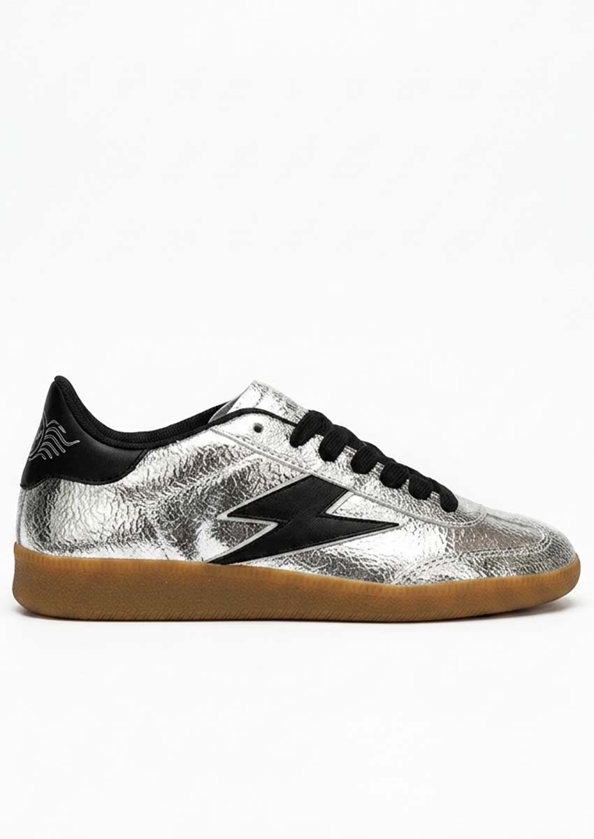 Sneakers Femme Emily E245 | Basket Argentée Semerdjian SMR23 - Collection Hiver 2026 Sneakers femme Semerdjian Emily E245 en cuir argenté métallisé avec logo éclair noir et semelle gomme - Basket basse SMR23