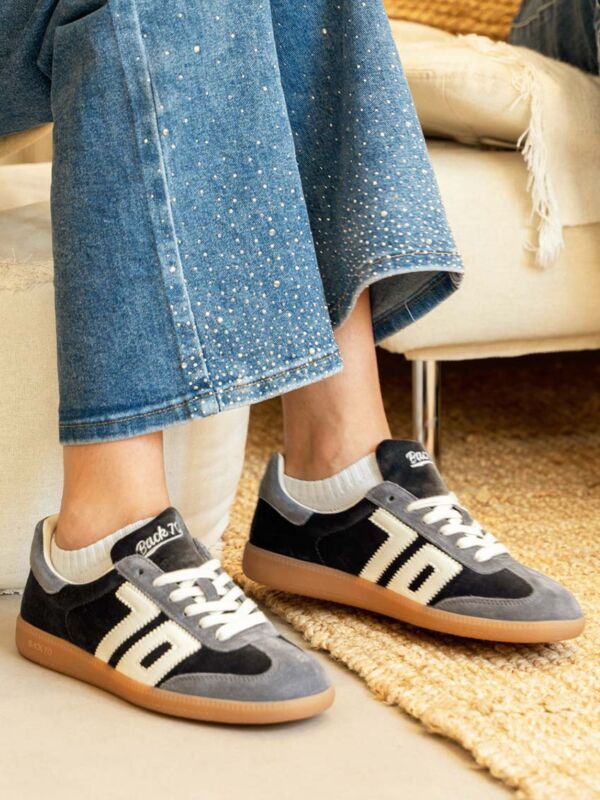 Back 70 Cloud Velvet Grey | Baskets femme velours FW26 Baskets Back 70 Cloud velours noir & daim gris avec jean à perles et chaussettes blanches, look femme casual chic