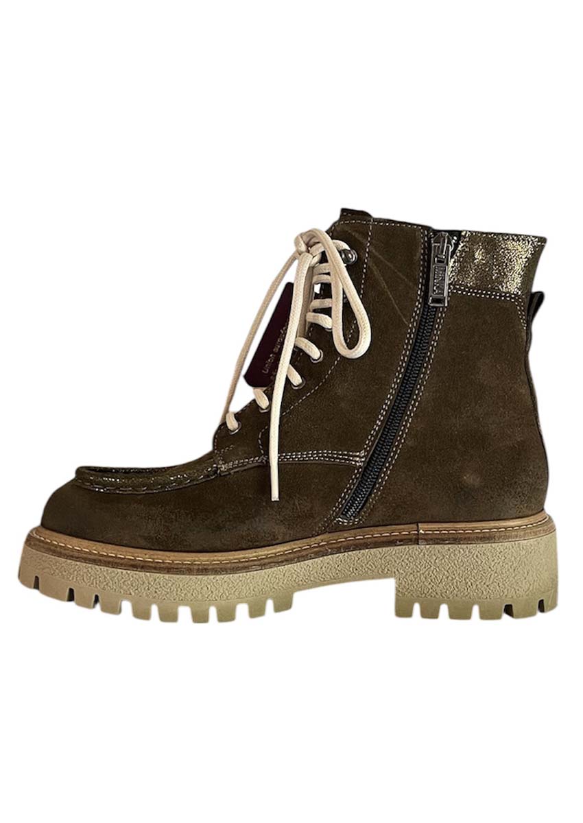 Bottine kaki à zip latéral et lacets crème | LISA Minka Design Bottine kaki femme en daim LISA Minka Design : zip latéral, lacets crème et semelle crantée beige – vue intérieure